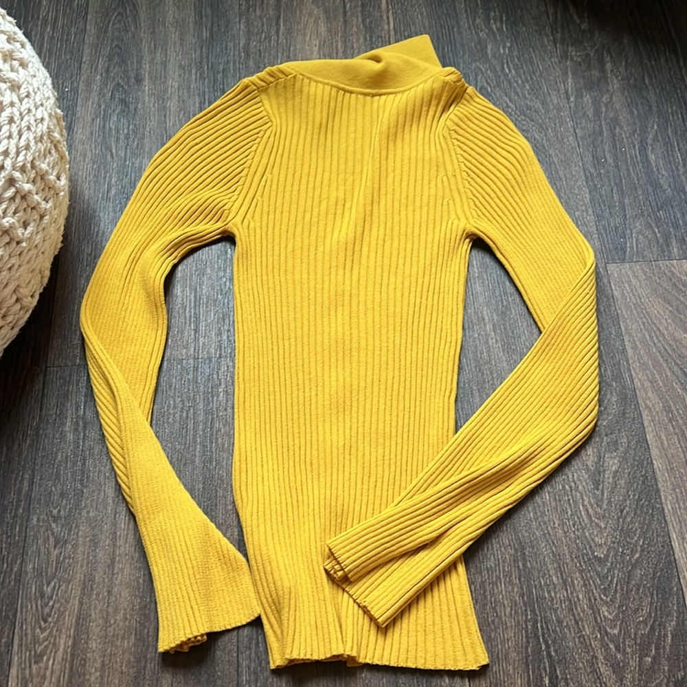Cult Gaia Gold Ribbed Button Down - Picture 4 of 4